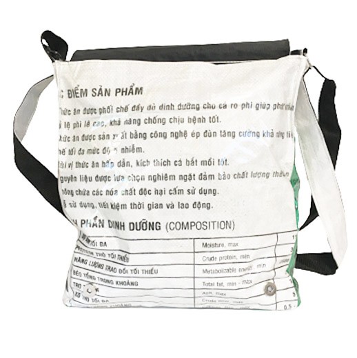 Upcycling - Shopper / Studententasche aus recycelten Fischfuttersäcke weiss bei bekos.ch