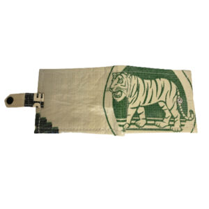 Upcycling – handliche Geldbörse mit Lasche aus recycelten Zementsäcke green Tiger