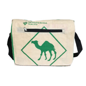 Upcycling - Umhängetasche XL aus recycelten Zementsäcke Camel
