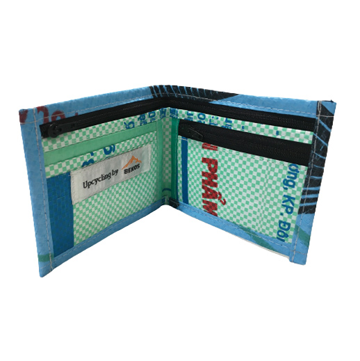 Upcycling - klassische Geldbörse aus recycelten Fischfuttersäcke blau