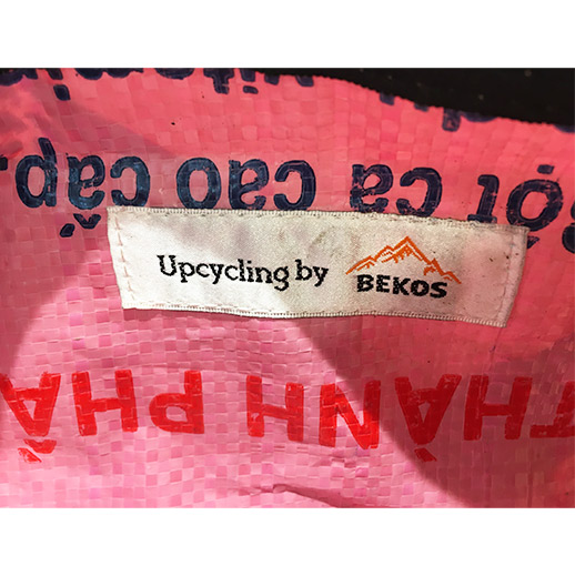 Upcycling – Etui für Schreibutensilien aus recycelten Zementsäcke Adler