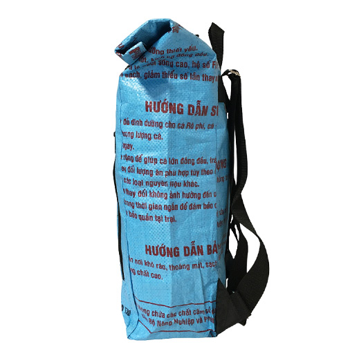 Upcycling - Kurierrucksack aus recycelten Fischfuttersäcke blue