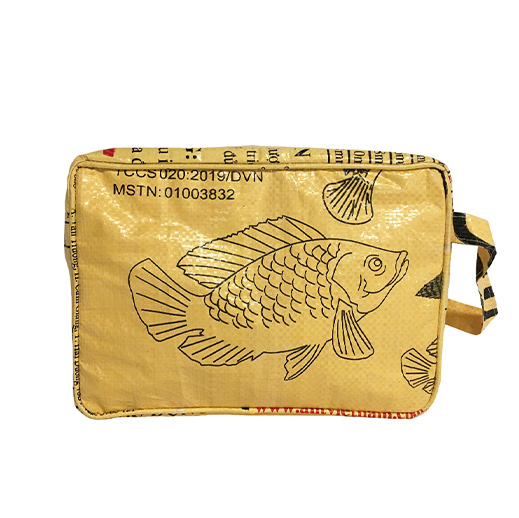 Upcycling - Kosmetiktasche aus recycelten Fischfuttersäcke gelb
