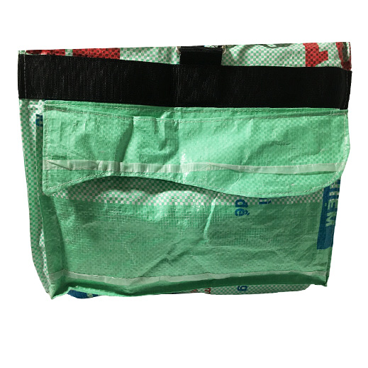 Upcycling - Extra grosse Sporttasche aus recycelten Fischfuttersäcke light green