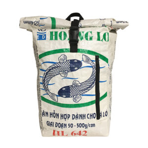 Upcycling - Kurierrucksack aus recycelten Fischfuttersäcke weiss