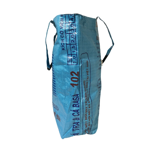 Upcycling - Grosser Shopper XXL aus recycelten Fischfuttersäcke blau