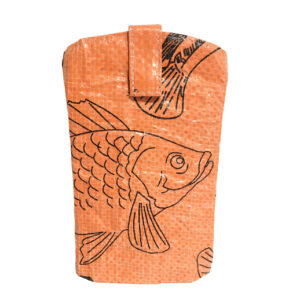 Upcycling - Handy - Hülle mit Zuglasche aus recycelten Fischfuttersäcke orange L