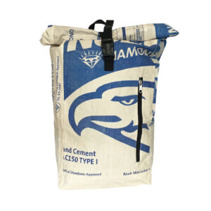 Upcycling - Kurierrucksack aus recycelten Zementsäcke Adler hellblau