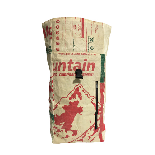 Upcycling - Kurierrucksack aus recycelten Zementsäcke Mountain rot