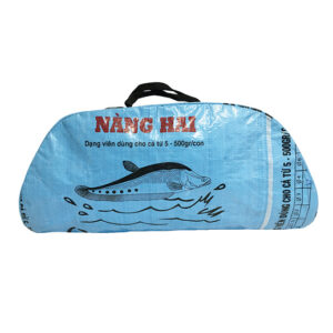 Upcycling - Grosse Sporttasche aus recycelten Fischfuttersäcke blau