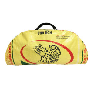 Upcycling - Grosse Sporttasche aus recycelten Futtersäcke Frosch gelb