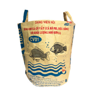 Upcycling - grosser Wäschesack / Universaltasche aus recyceltem Fischfuttersack elfenbeingelb