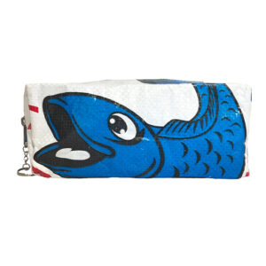 Upcycling – Schreibzeug-Etui aus recycelten Fischfuttersäcke blauer Fisch