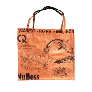 Upcycling - Handliche Tasche aus recycelten Fischfuttersäcke orange