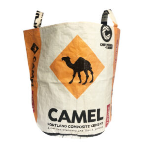 Upcycling - grosser Wäschesack / Universaltasche aus recycelten Zementsäcke Camel