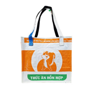 Upcycling - Handliche Tasche aus recycelten Futtersäcke Hörnchen