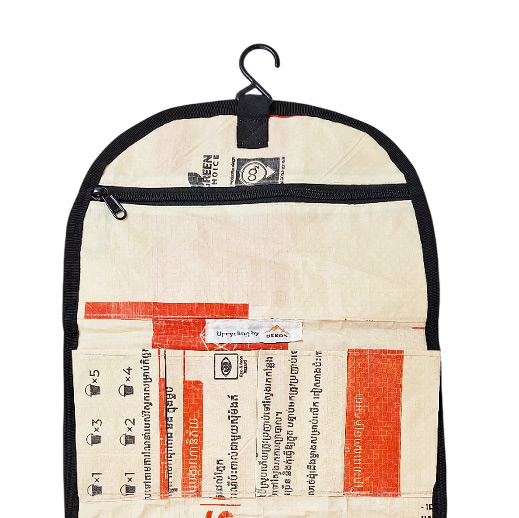 Upcycling - Waschtasche zum Aufhängen aus recyceltem Zementsack Elephant