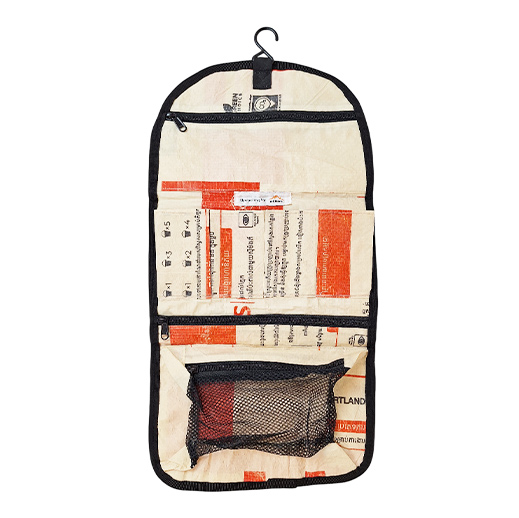 Upcycling - Waschtasche zum Aufhängen aus recyceltem Zementsack Elephant