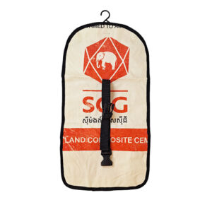 Upcycling - Waschtasche zum Aufhängen aus recyceltem Zementsack Elephant