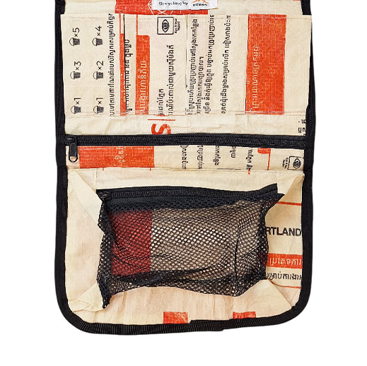 Upcycling - Waschtasche zum Aufhängen aus recyceltem Zementsack Elephant