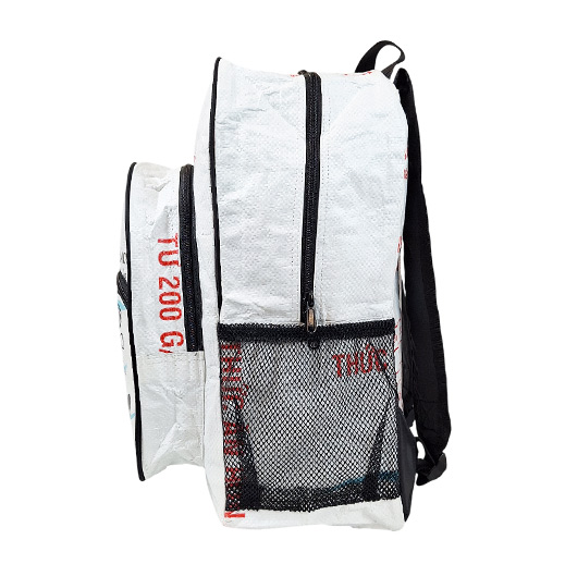 Upcycling - Grosser Rucksack aus recycelten Fischfuttersäcke weiss