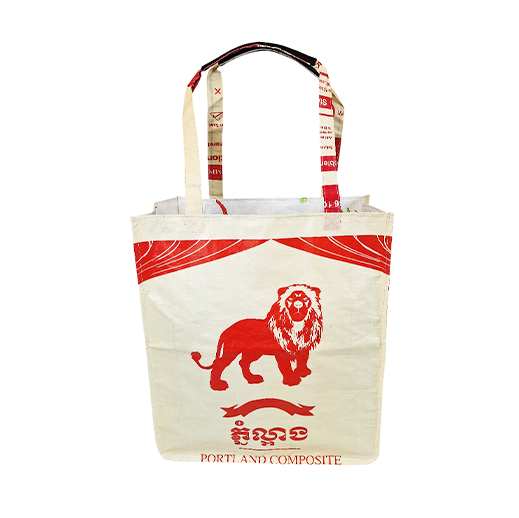 Upcycling - Grosser Shopper aus recyceltem Zementsack Löwe