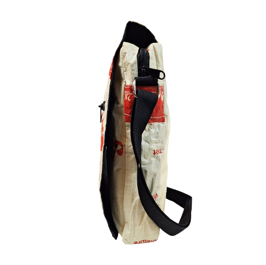 Upcycling - Kleine Umhängetasche aus recycelten Zementsäcke Löwe