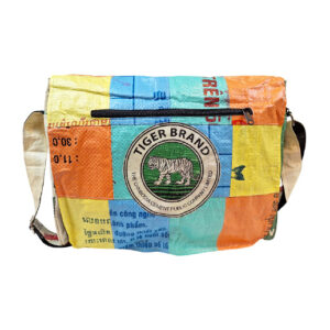 Upcycling - Umhängetasche Large aus rrecycelten Säcke Patchwork Tiger