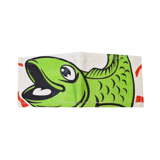 Upcycling - kompakte Geldbörse aus recycelten Fischfuttersäcke grüner Fisch