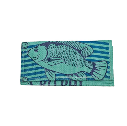 Upcycling - stilvolle Damengeldbörse aus recycelten Fischfuttersäcke grün
