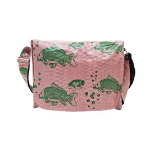 Upcycling - Umhängetasche aus recycelten Fischfuttersäcke light pink