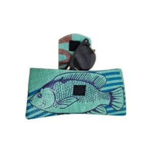 Upcycling - Brillenetui aus recycelten Fischfuttersäcke grün