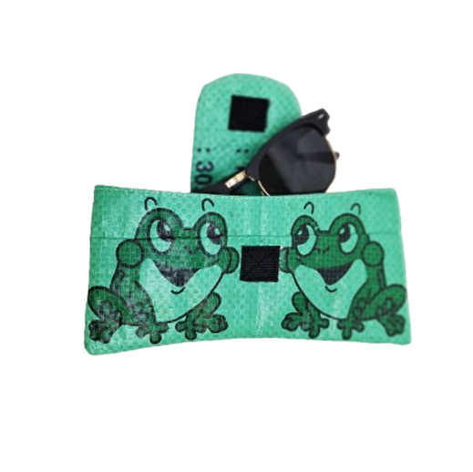 Upcycling - Brillenetui aus recyceltem Futtersack Frosch grün