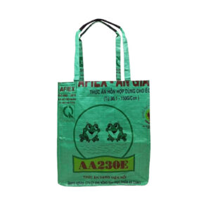 Upcycling - Grosser Shopper aus recyceltem Futtersack Frosch grün