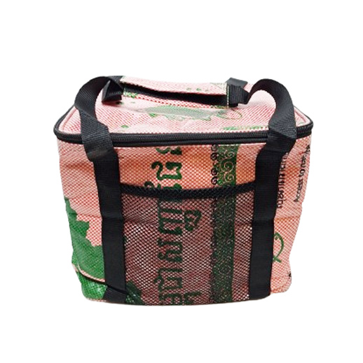 Upcycling - Lunchbag aus recyceltem Fischfuttersack light pink