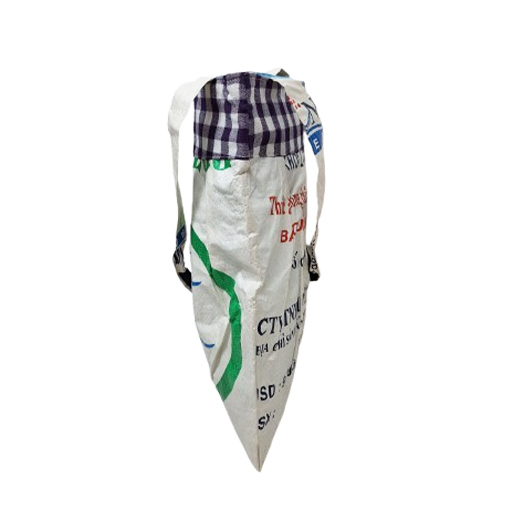 Upcycling - Tote Bag mit Kroma aus recycelten Fischfuttersäcke weiss