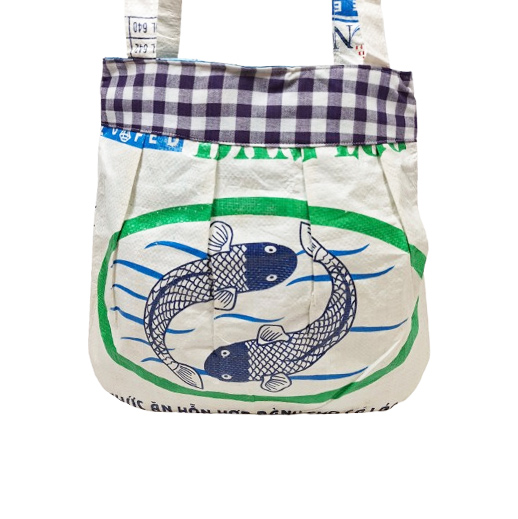Upcycling - Tote Bag mit Kroma aus recycelten Fischfuttersäcke weiss