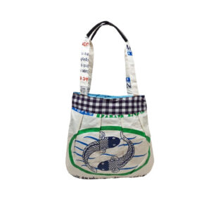 Upcycling - Tote Bag mit Kroma aus recycelten Fischfuttersäcke weiss
