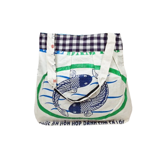 Upcycling - Tote Bag mit Kroma aus recycelten Fischfuttersäcke weiss