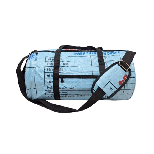 Upcycling - Sporttasche M aus recycelten Fischfuttersäcke blau