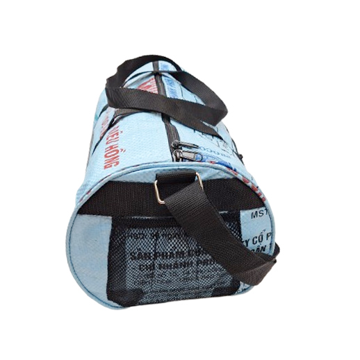 Upcycling - Sporttasche M aus recycelten Fischfuttersäcke blau
