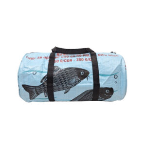 Upcycling - Sporttasche M aus recycelten Fischfuttersäcke blau