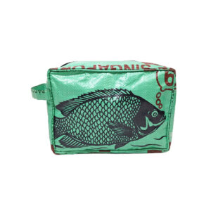 Upcycling - Kosmetiktasche aus recycelten Fischfuttersäcke grün