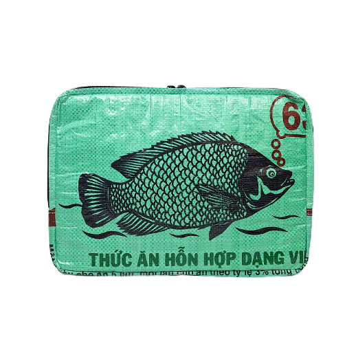 Upcycling - Laptoptasche aus recycelten Fischfuttersäcke grün